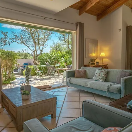 Villa Pool Heated, Calm, Comfort & Beaches